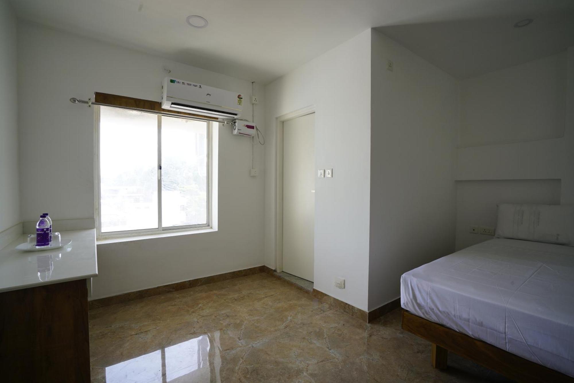 Quilon Residency Kundara Hotell Perumanseri Exteriör bild